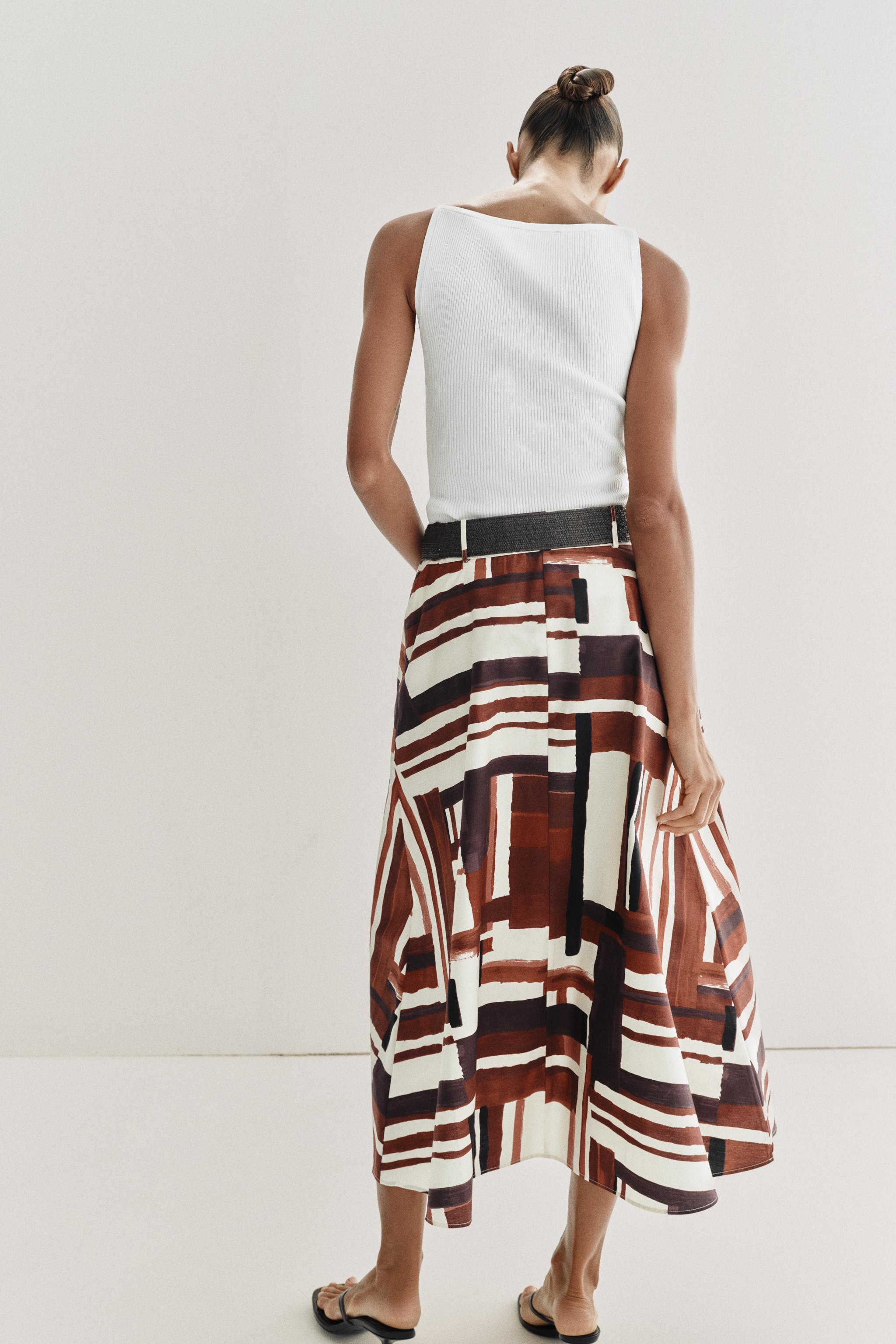 PRINTED BELTED SKIRT